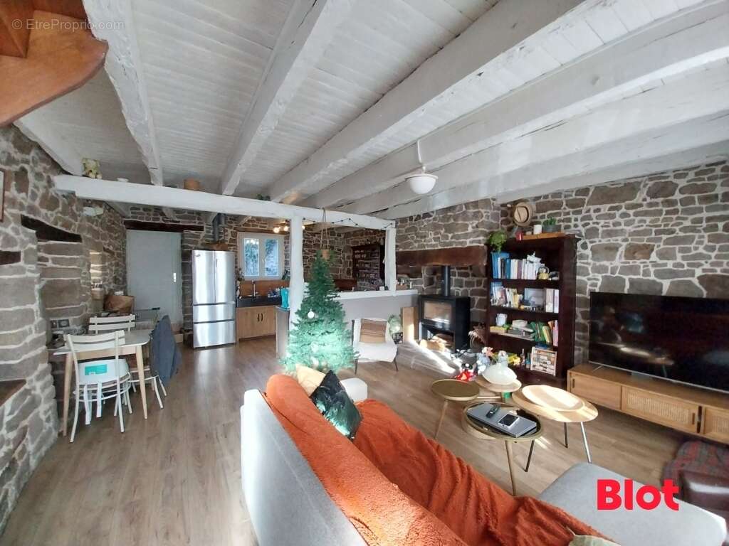 Maison à SAINT-PIERRE-DE-PLESGUEN