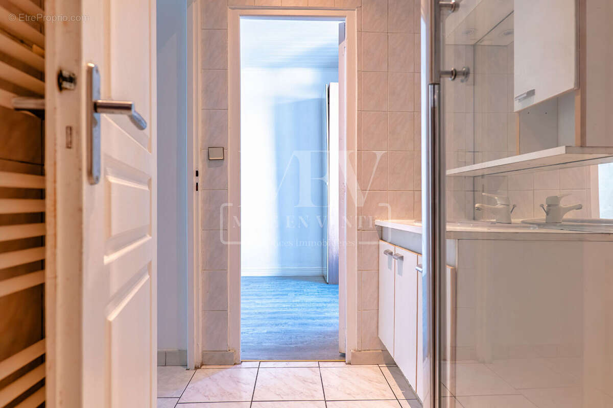 Appartement - Secteur du Maroc - 33 m² - photo 5