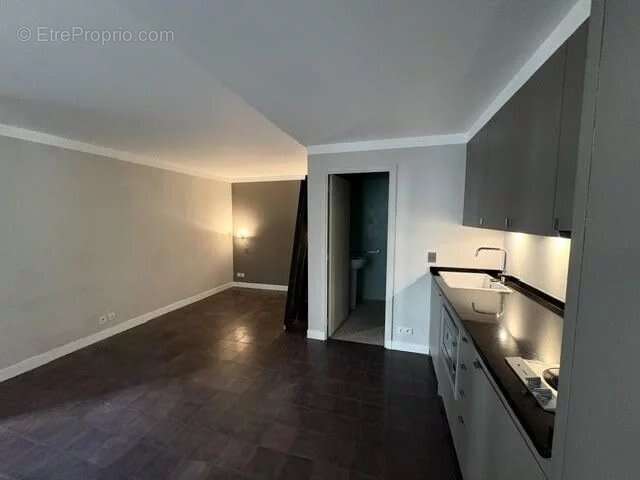 Appartement à PARIS-3E