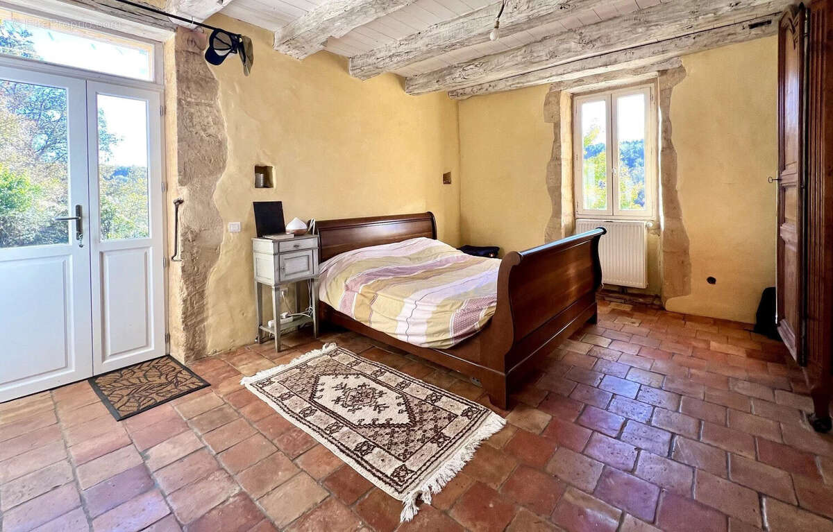 Maison à LE BUISSON-DE-CADOUIN