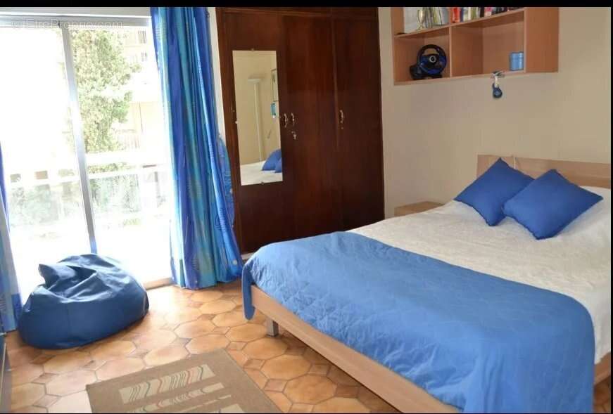 Appartement à SIX-FOURS-LES-PLAGES