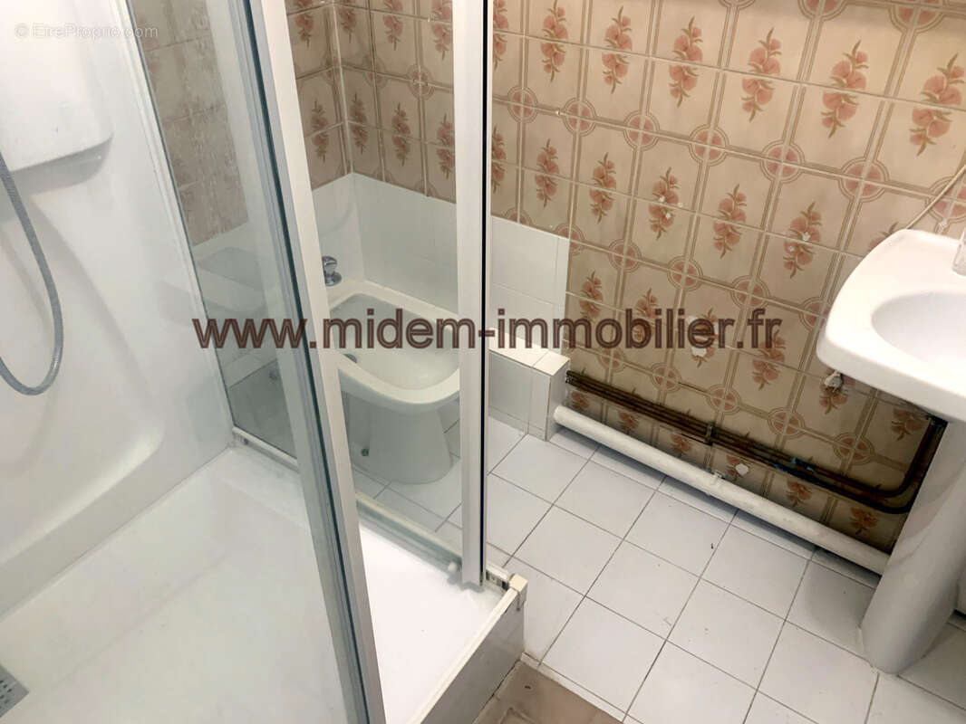 Nice Ouest Grand Arénas 3 pièces de 66 m2 + terrasse 9 m2 Sud-Est vue dégagée à 159800 euros - photo 6