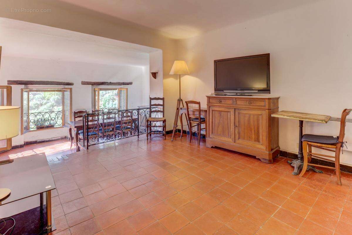 Appartement à PEILLON