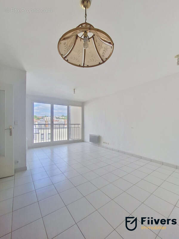 Appartement à CORBEIL-ESSONNES