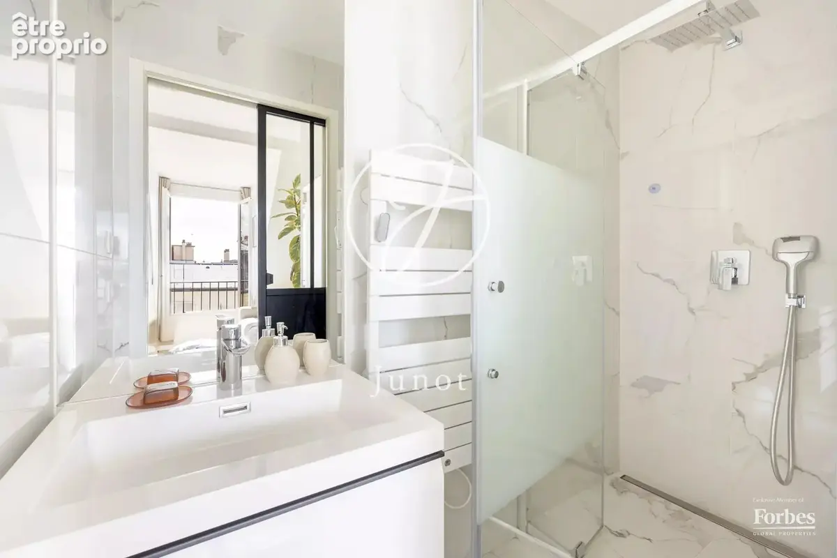 Paris 11e - CHEMIN VERT - Appartement à vendre - 4 pièces - 61.90m² Carrez - 2 chambres - Dernier étage. - photo 11