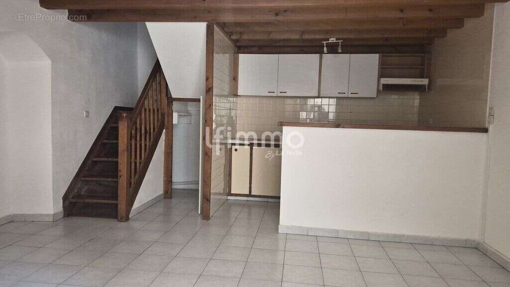 Appartement sur 1 étage avec  cour commune - photo 7
