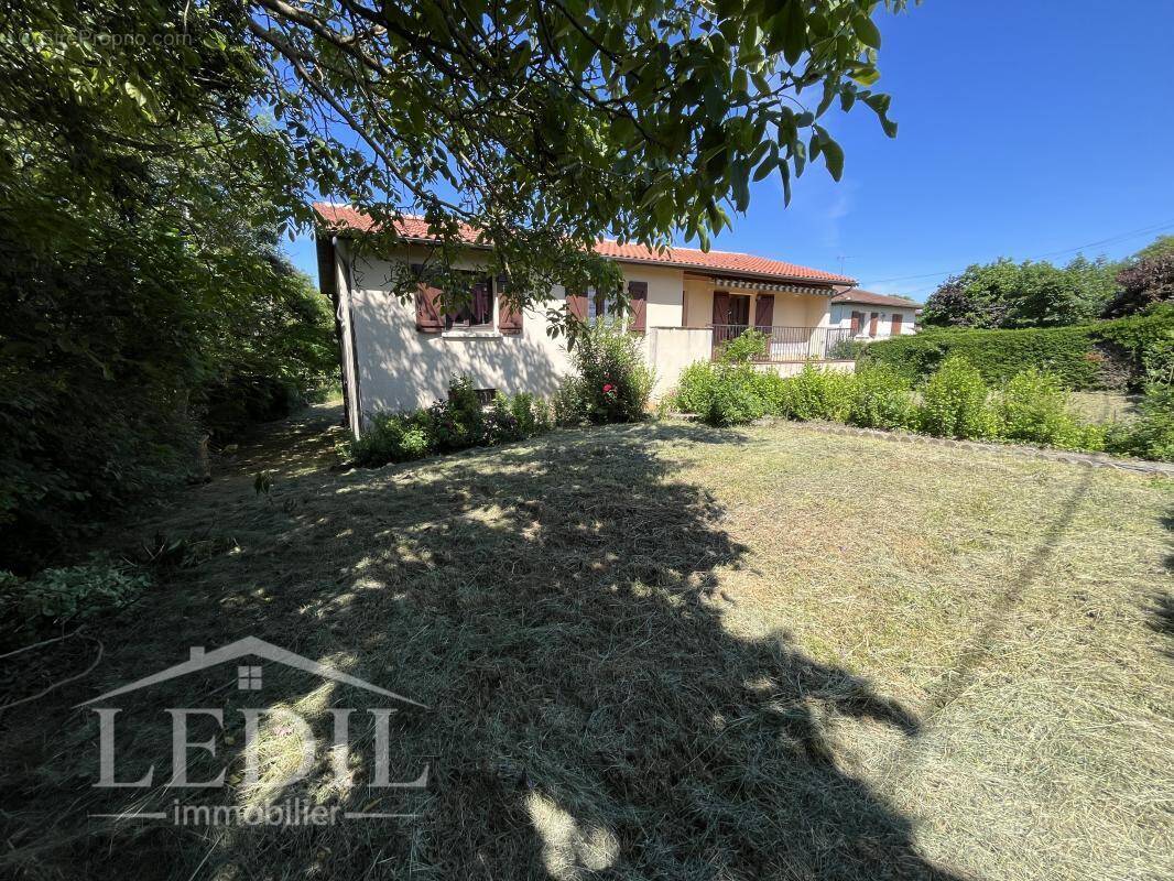 Maison à VALENCE-SUR-BAISE