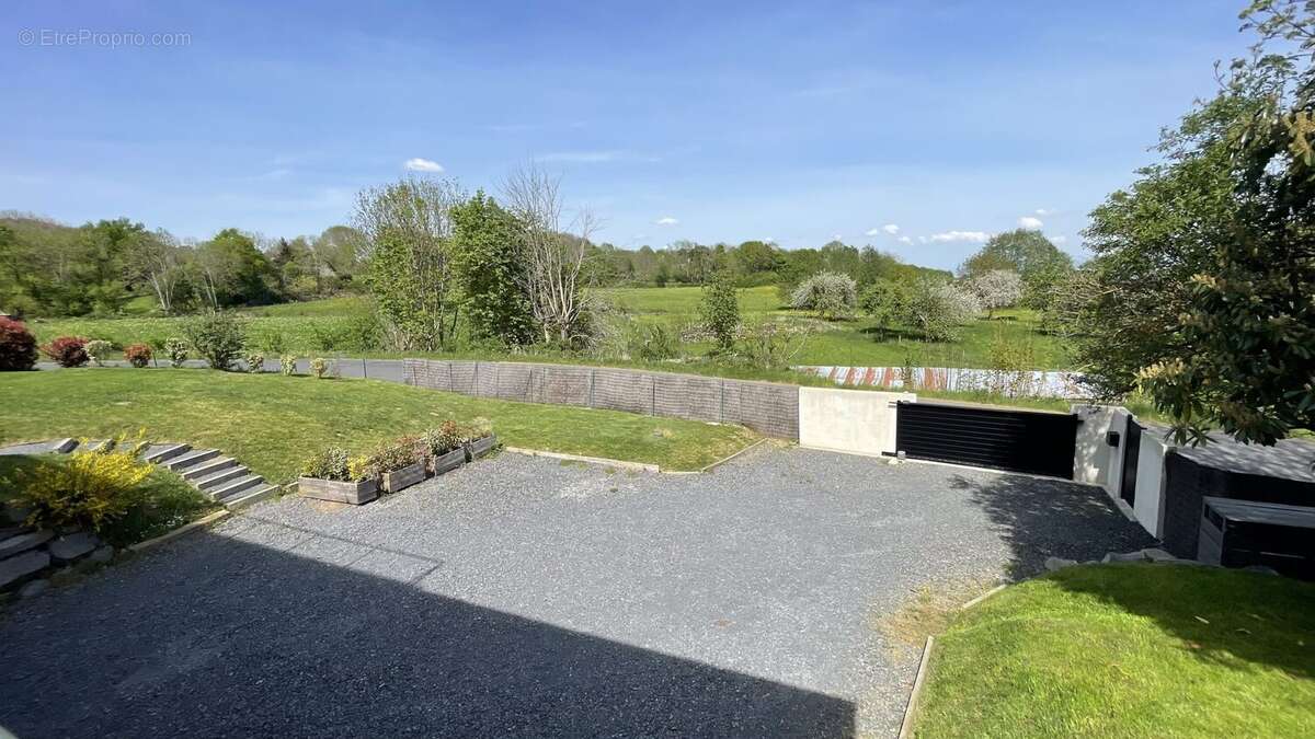 Maison 155 m² à Orcines  - photo 7