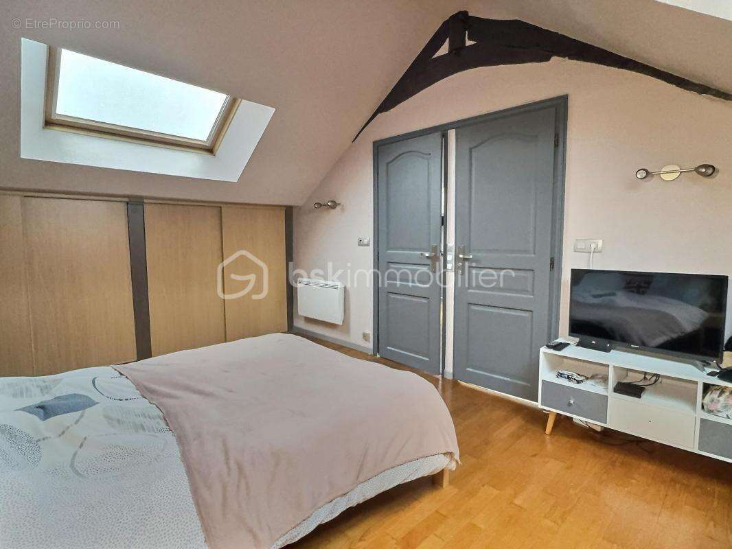 Appartement à JUZIERS