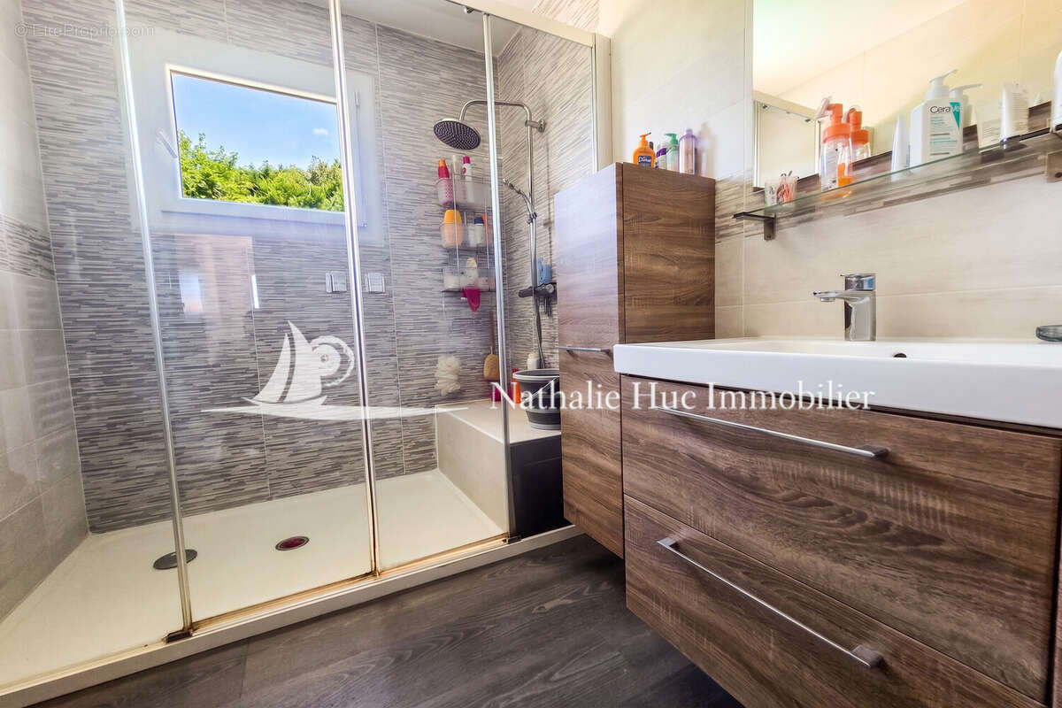 Maison 130 m² à Saint-Nazaire  - photo 8