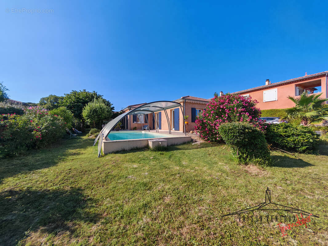 Villa plain-pied, piscine couverte, terrain arboré - photo 2