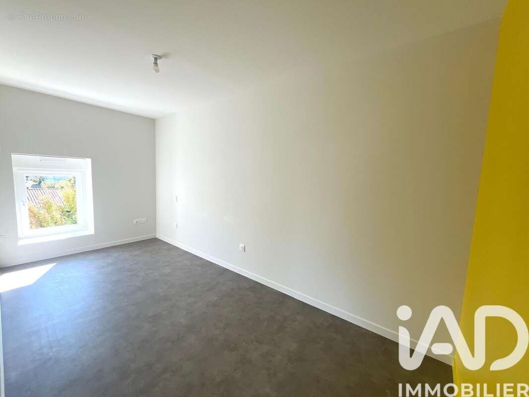 Photo 7 - Appartement à SAINT-JUST-SAINT-RAMBERT