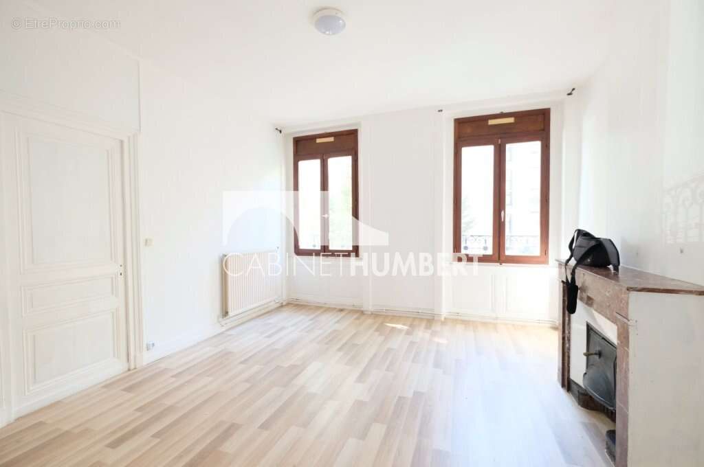 Appartement à SAINT-ETIENNE