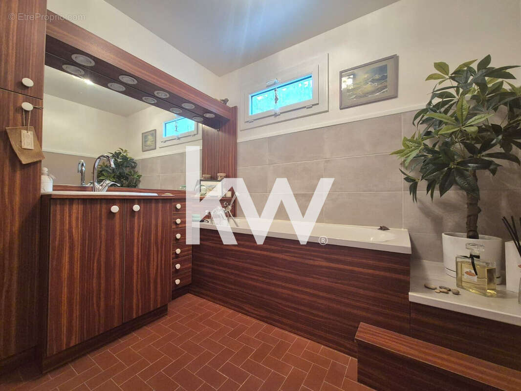 Maison 224 m² à Dunieres  - photo 8