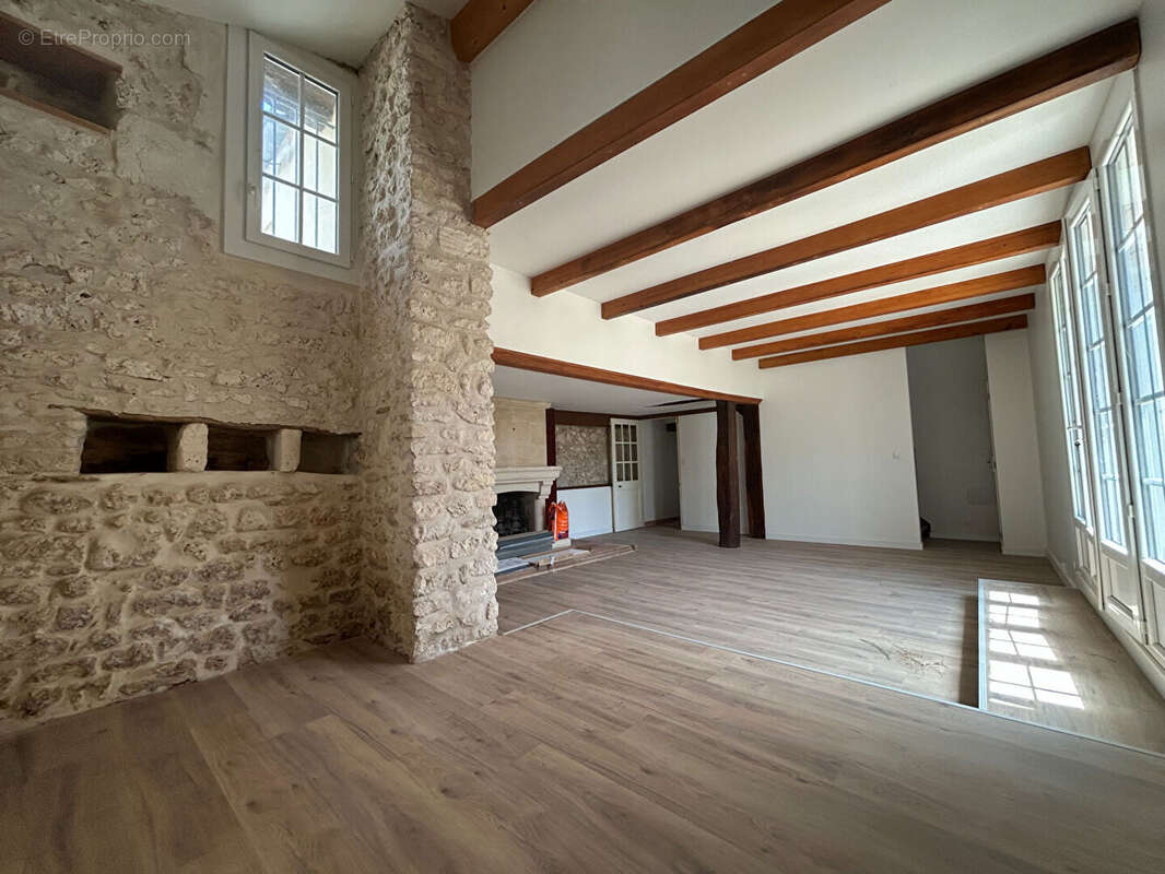Maison à SAINTE-GEMME