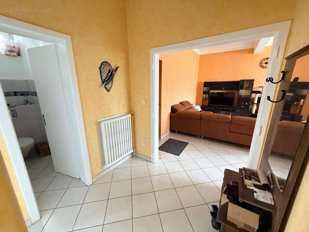 Appartement à MONTOIS-LA-MONTAGNE