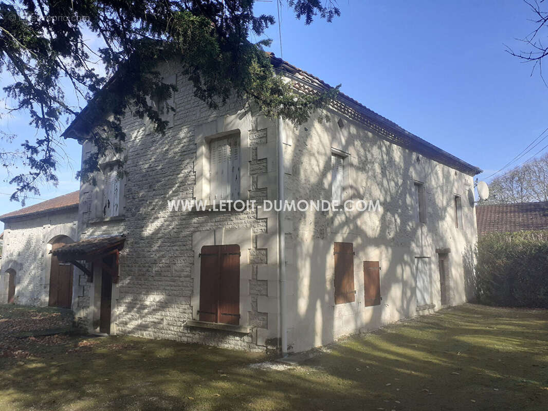 Maison à GRAND-BRASSAC
