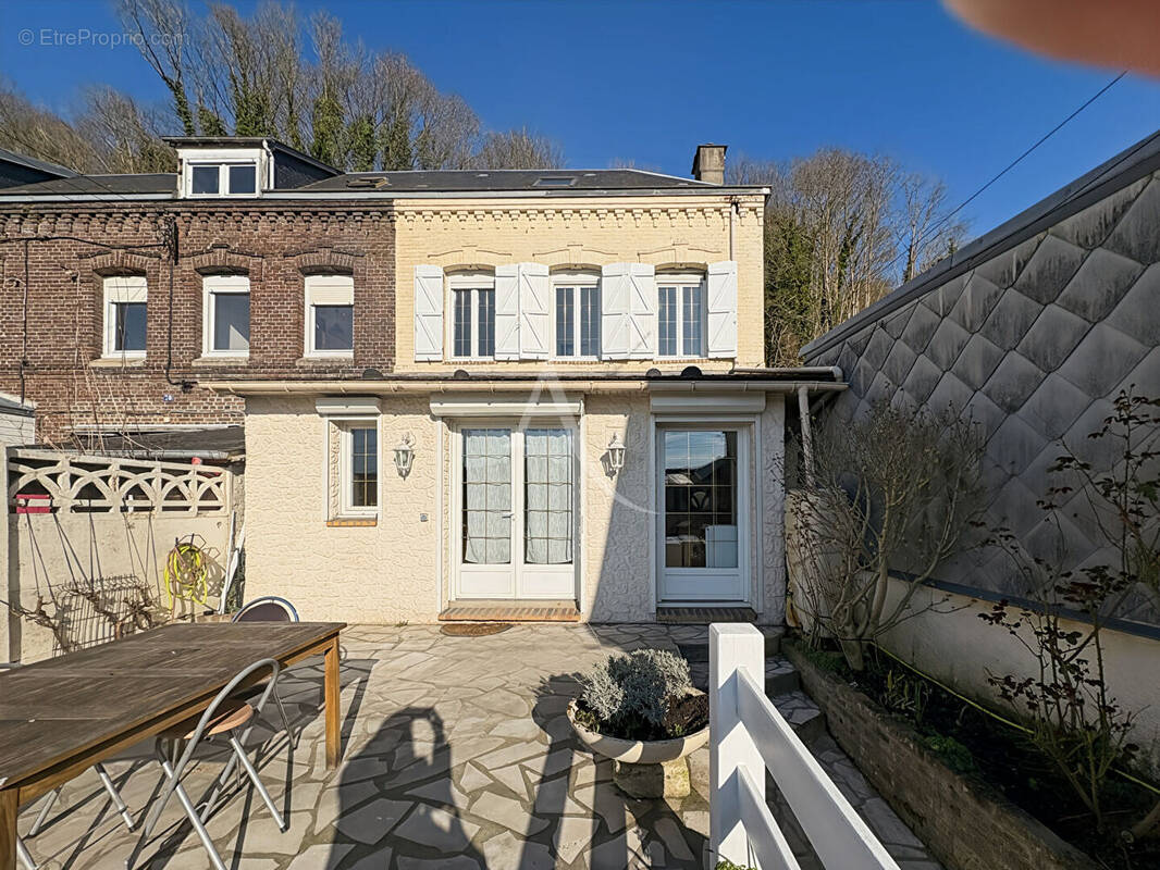 Maison à SAINT-LEGER-DU-BOURG-DENIS