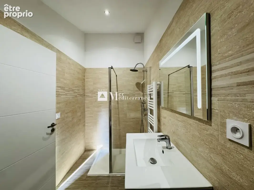À vendre - Maison de Plain-Pied à La Garde-Freinet - 83680 - photo 14