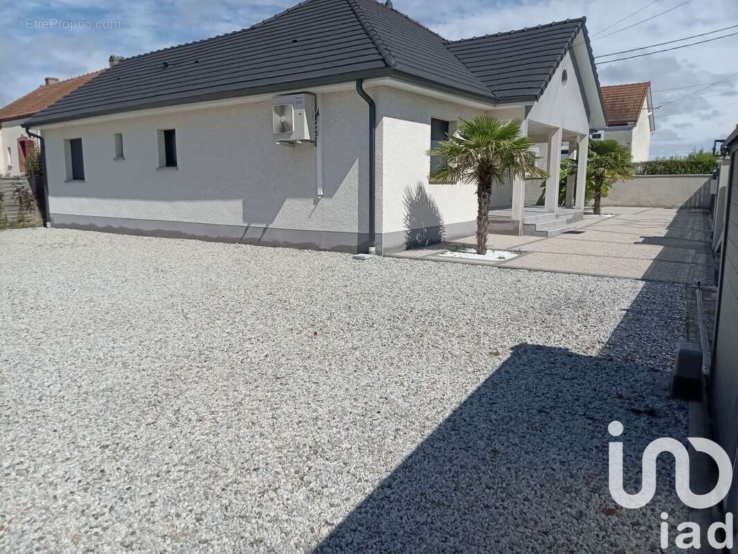 Photo 2 - Maison à CIRY-LE-NOBLE