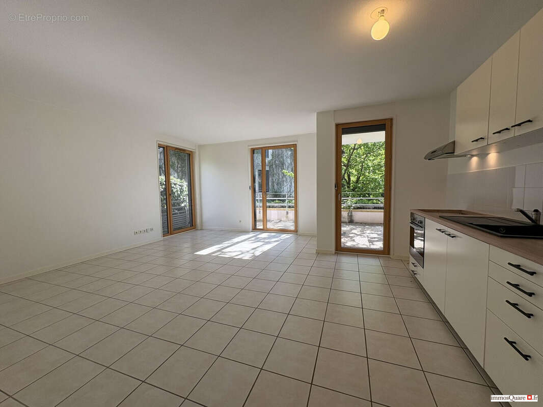 Appartement à MEYLAN
