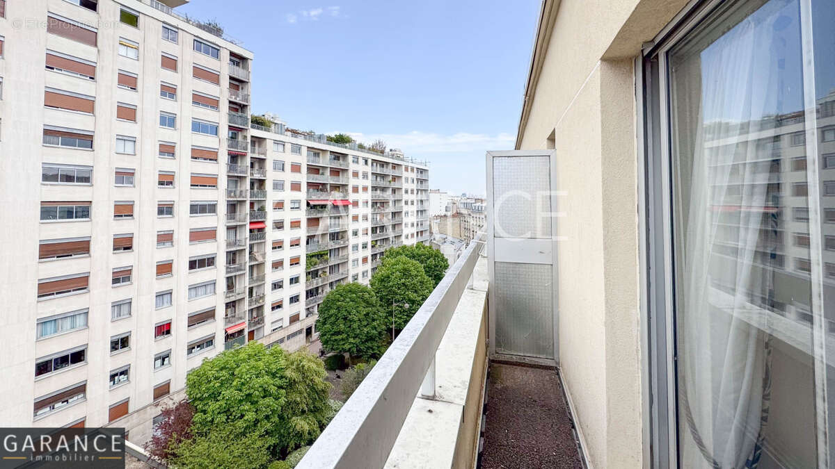 Appartement à PARIS-14E