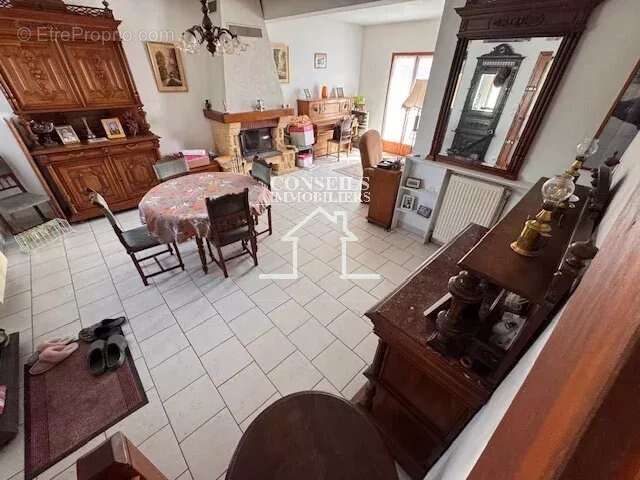 Maison à VILLENEUVE-SUR-YONNE