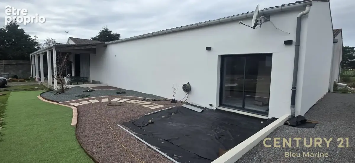 Commerce 600 m² à vendre à Sallertaine (85300) - photo 1