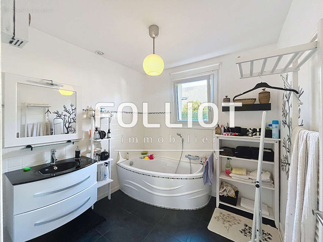 Exclusivité cabinet folliot bréhal maison familiale avec vie de plain-pied à bréhal - photo 9