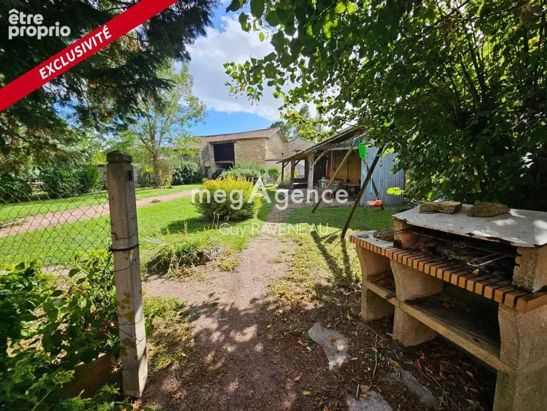 Belle longere avec 250 m² de dependances - photo 11
