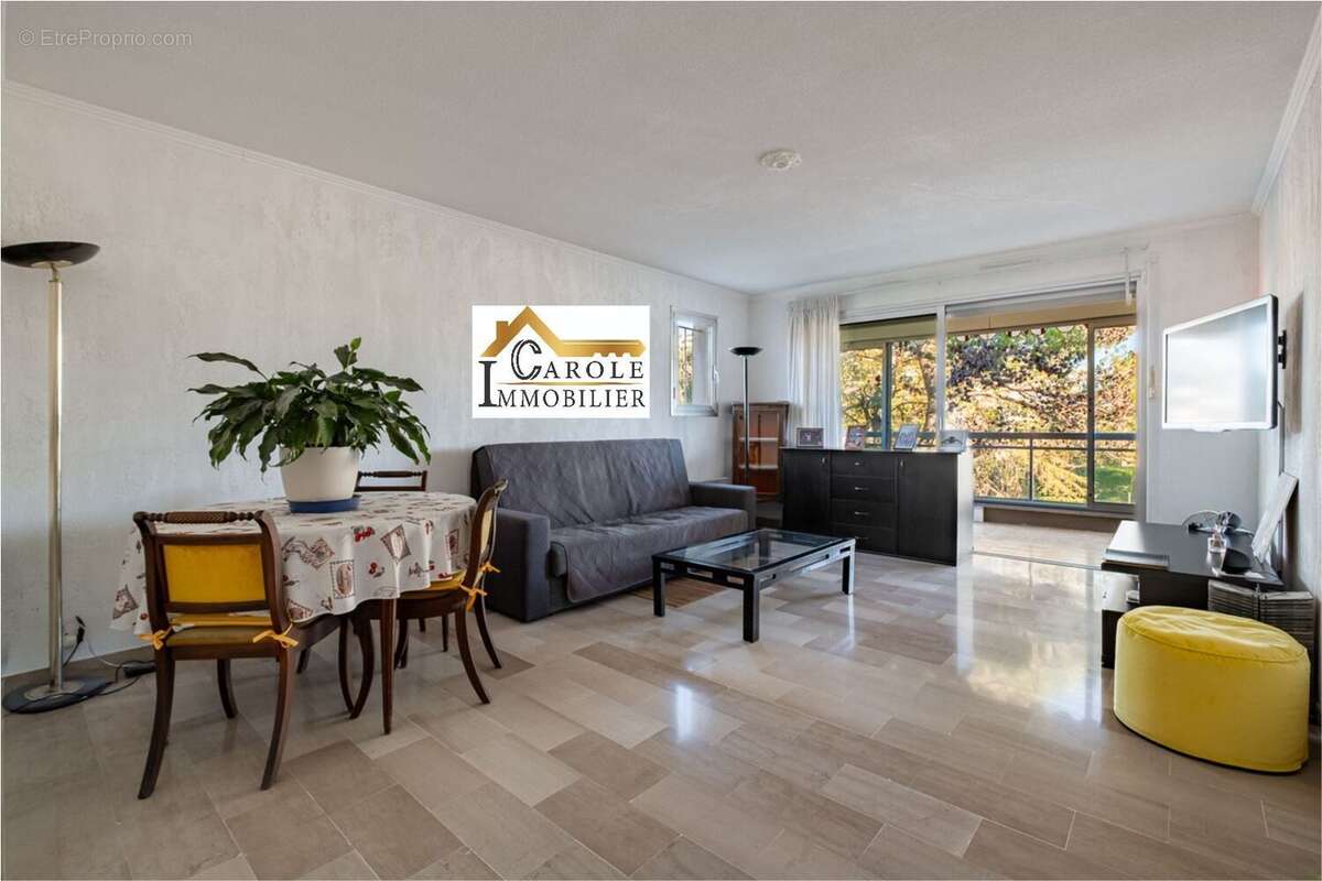 Appartement à MANDELIEU-LA-NAPOULE