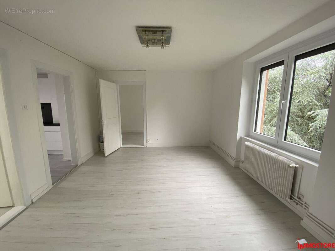 Saint-Louis  Appartement rénové, proche commerces et transports - photo 7