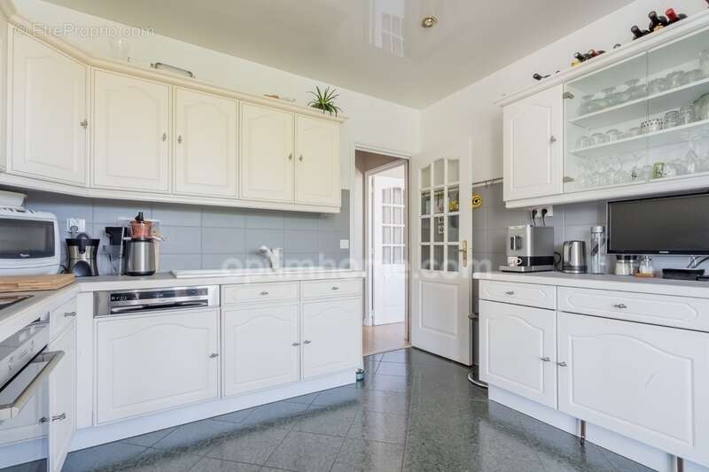 Appartement à LES PAVILLONS-SOUS-BOIS