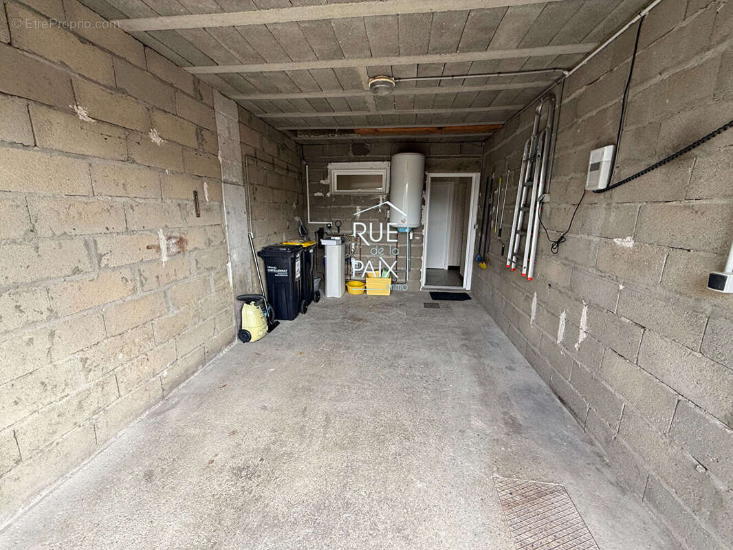 Maison à LENCLOITRE