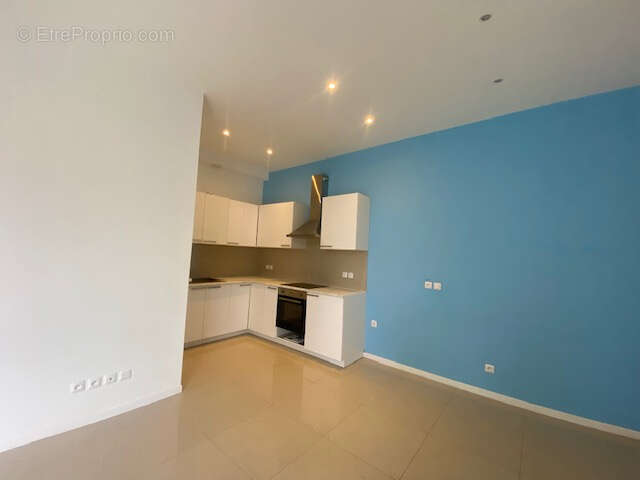 Appartement à COULAINES