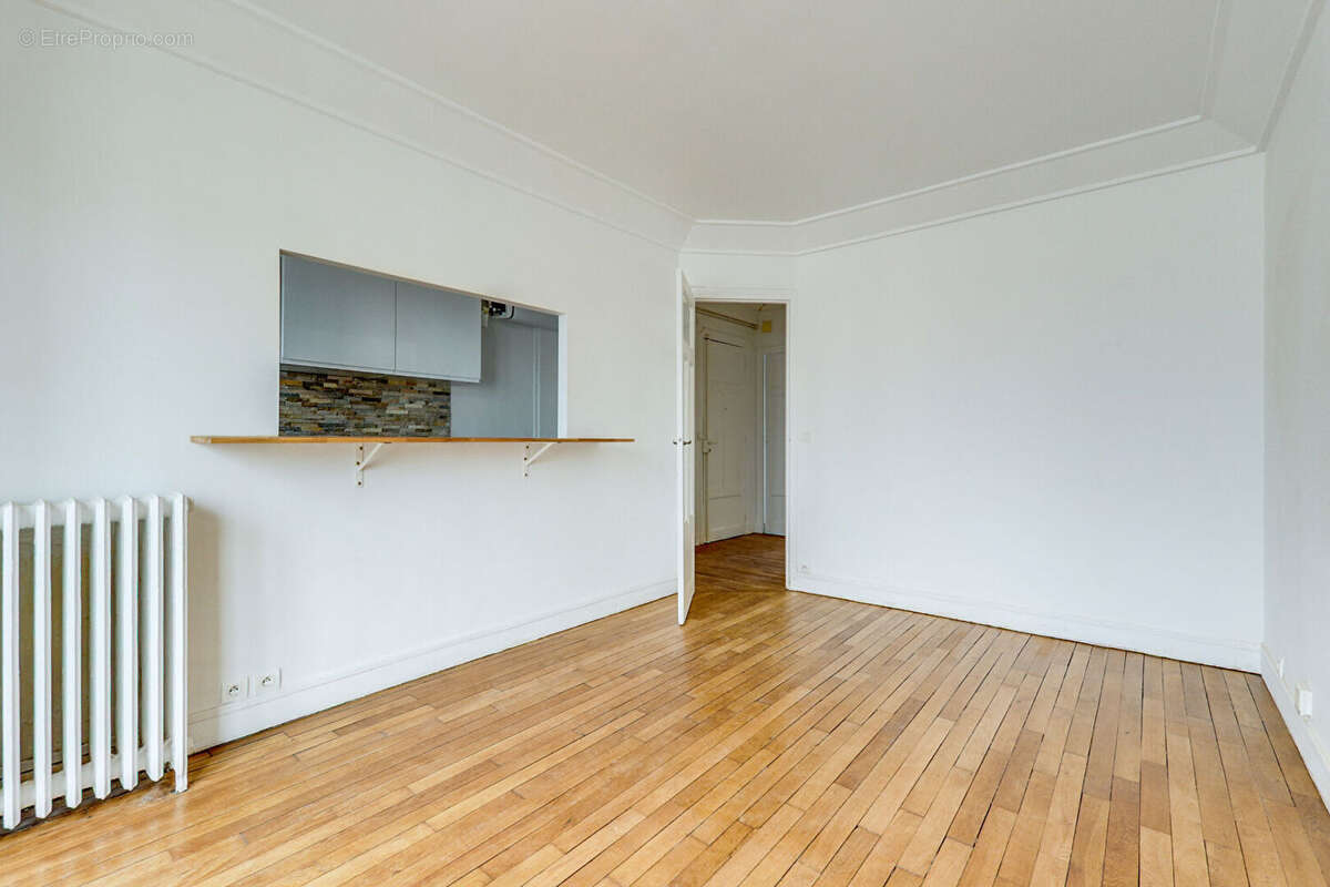 Appartement à PARIS-14E