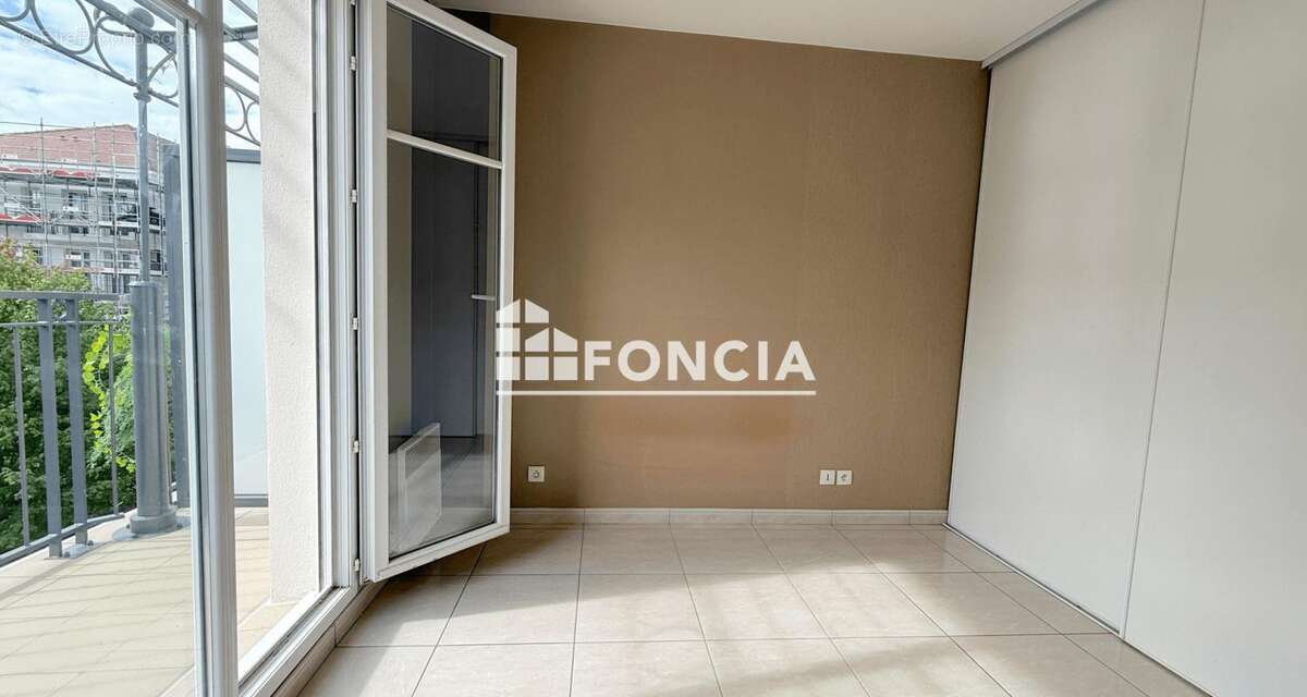 Appartement à BUSSY-SAINT-GEORGES