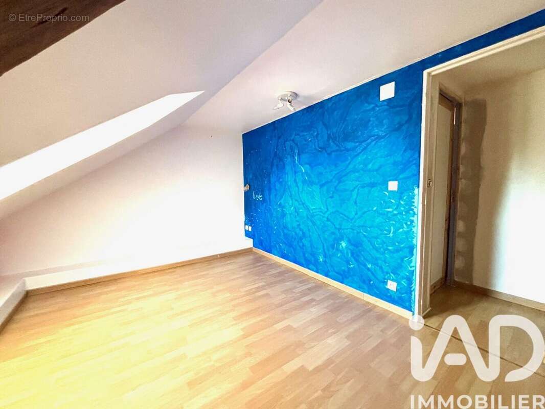 Maison 130 m² à Oulches  - photo 8