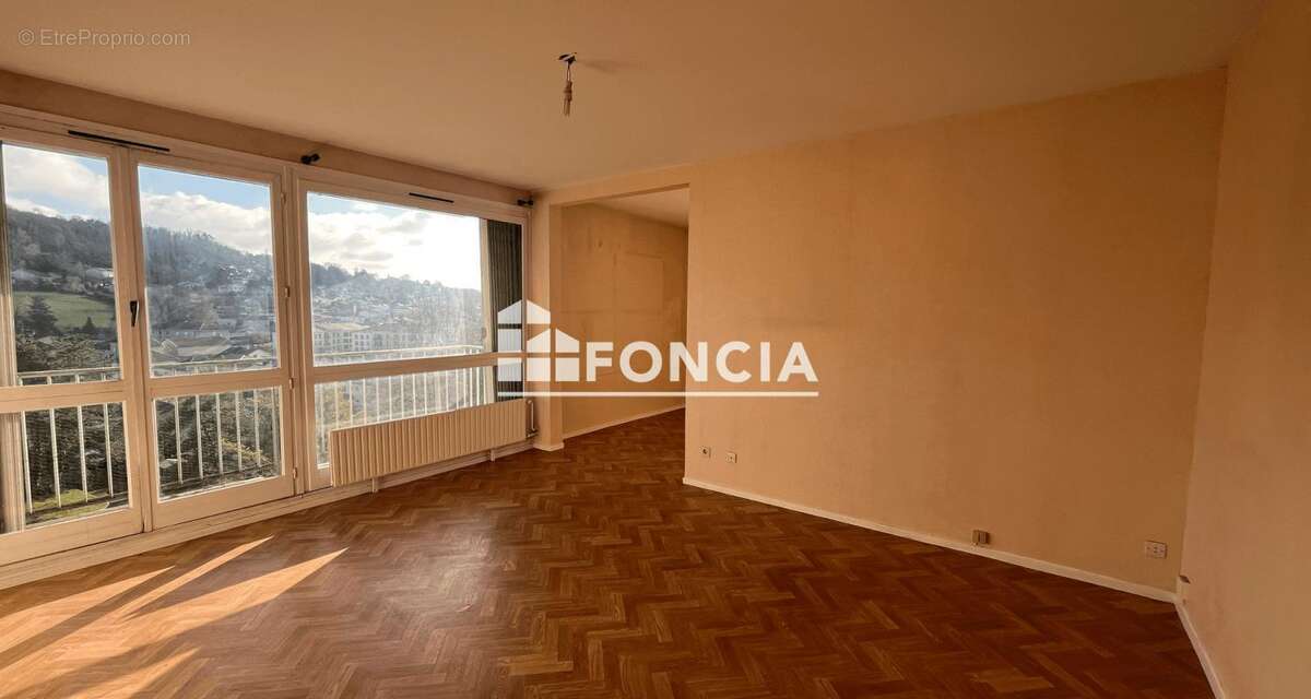 Appartement à BOURGOIN-JALLIEU