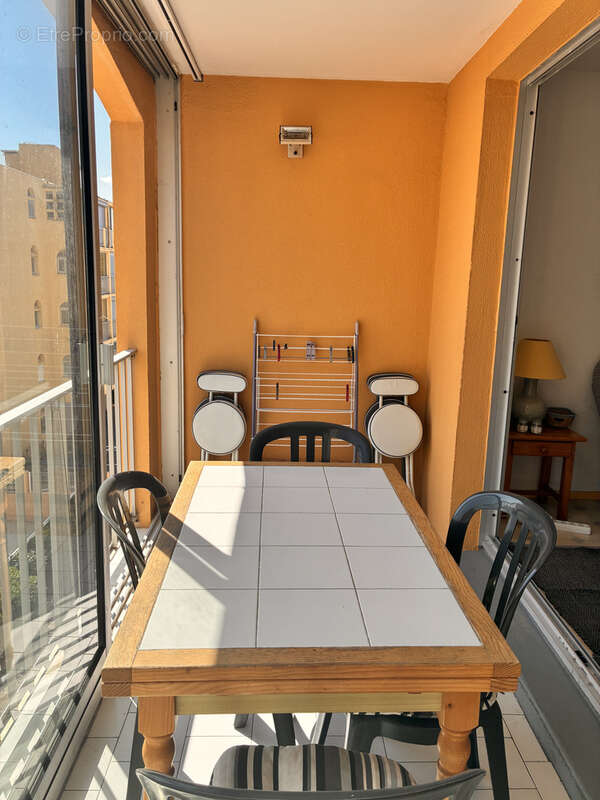 GRUISSAN - RIVE DROITE Appartement de type 2 avec loggia et place de parking privative - photo 5
