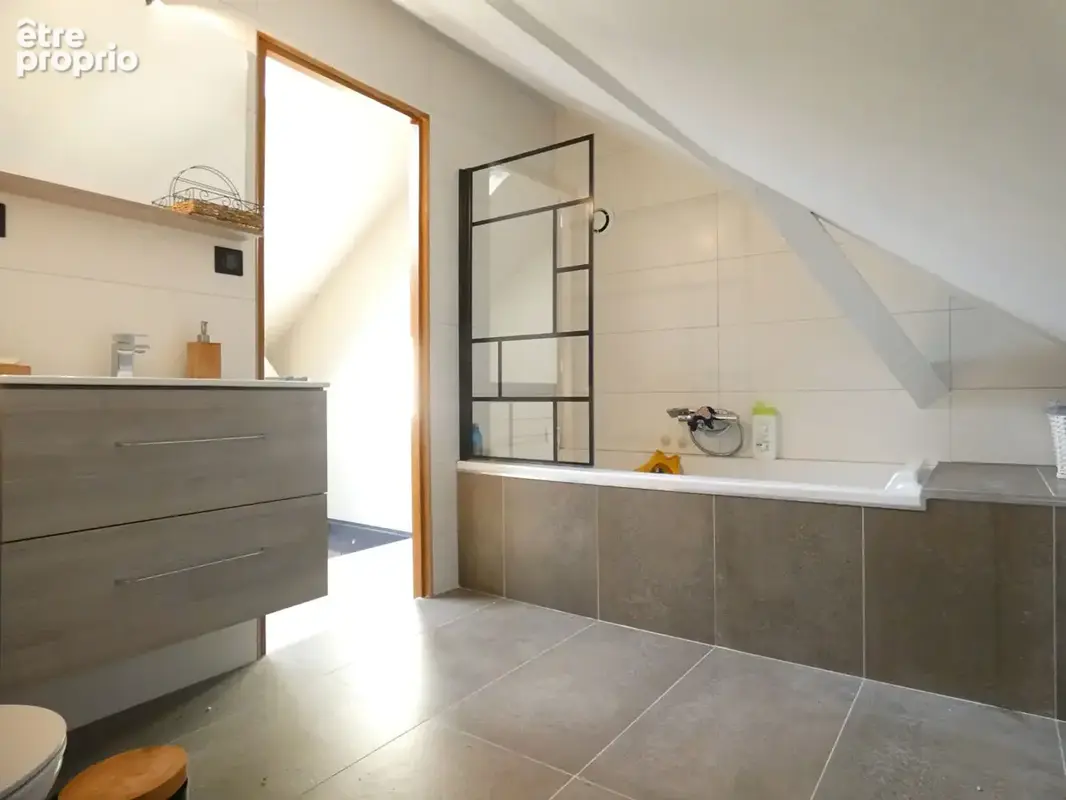 Appartement 6 pièces centre ville de  Guebwiller 104.90 m² - 4 chambres - cave privative - photo 8