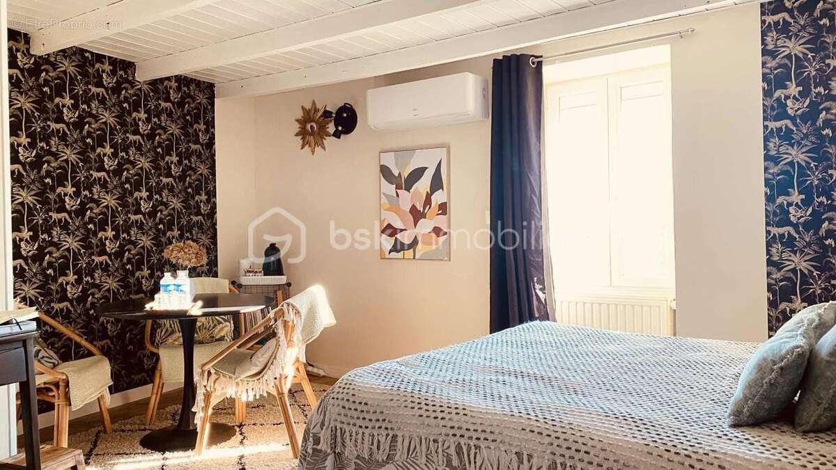 Maison à SAINT-CYR