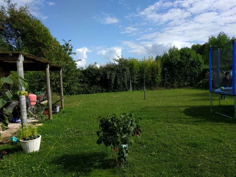 Terrain à CHEVANNES