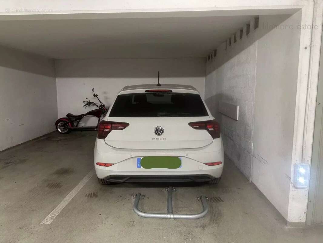 Parking à CANNES