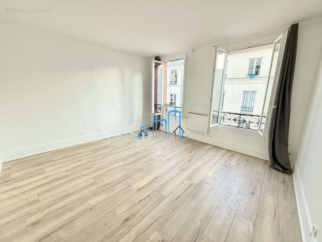 Appartement à PARIS-14E