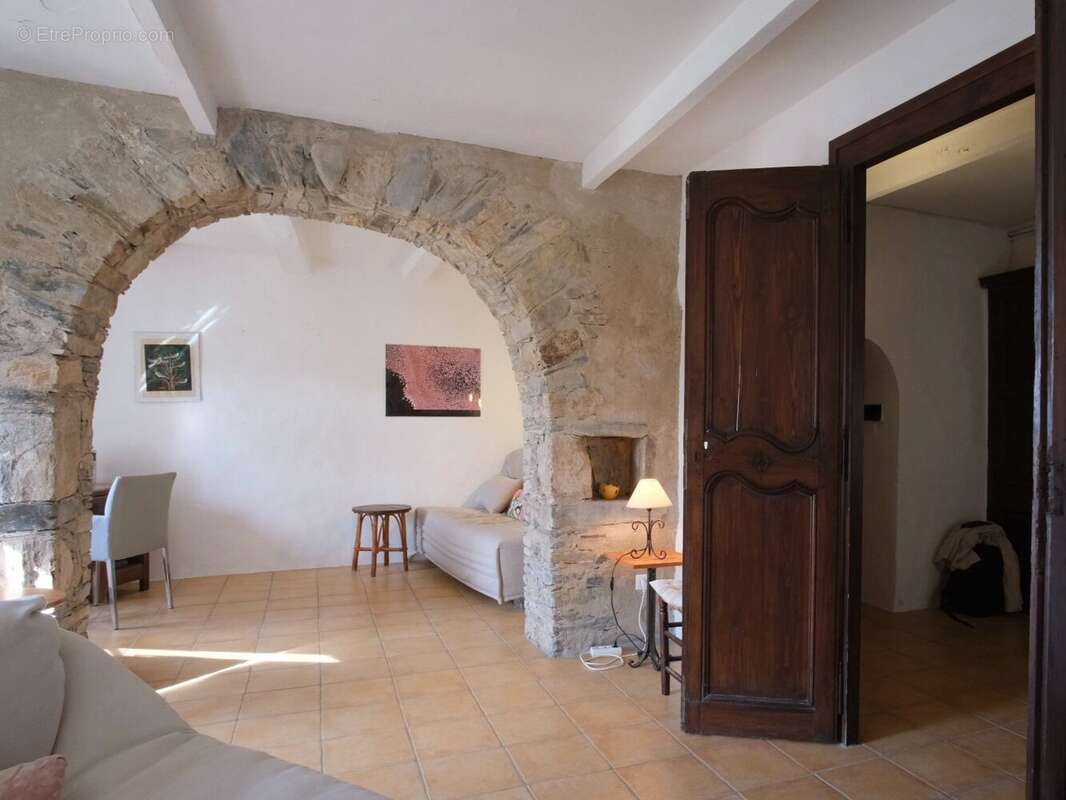Maison à VIEUSSAN