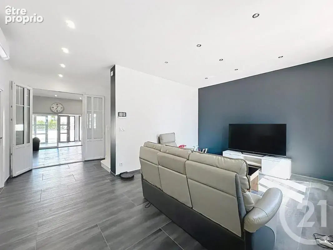 Maison 360 m² à Feyzin  - photo 14