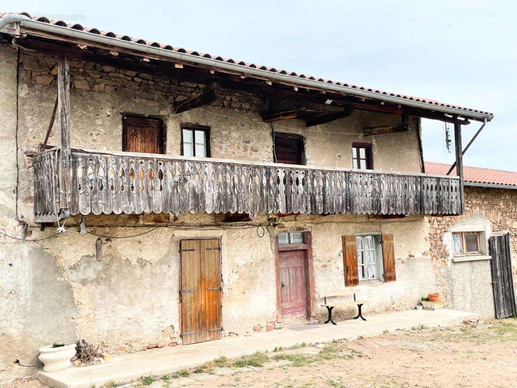 Maison forezienne 4 pièce(s) 133 m2 - photo 2