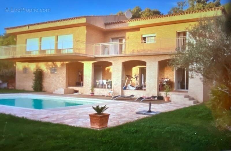 Maison à COLLOBRIERES