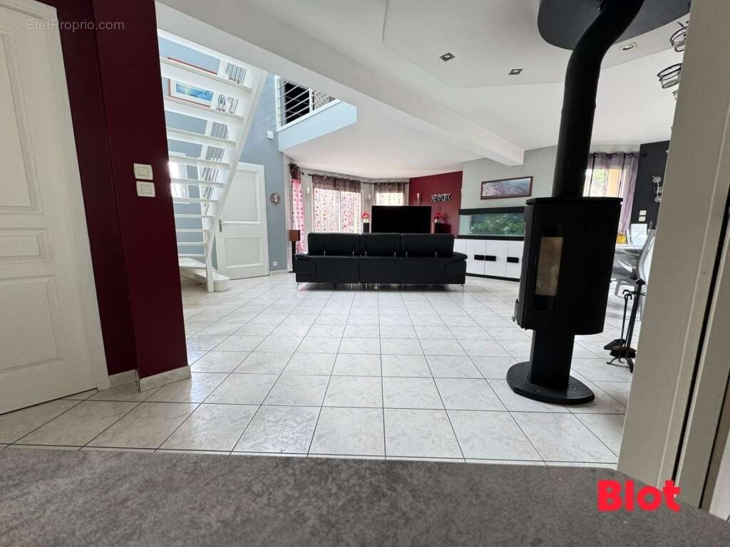 Maison 202 m² à Bruz  - photo 2